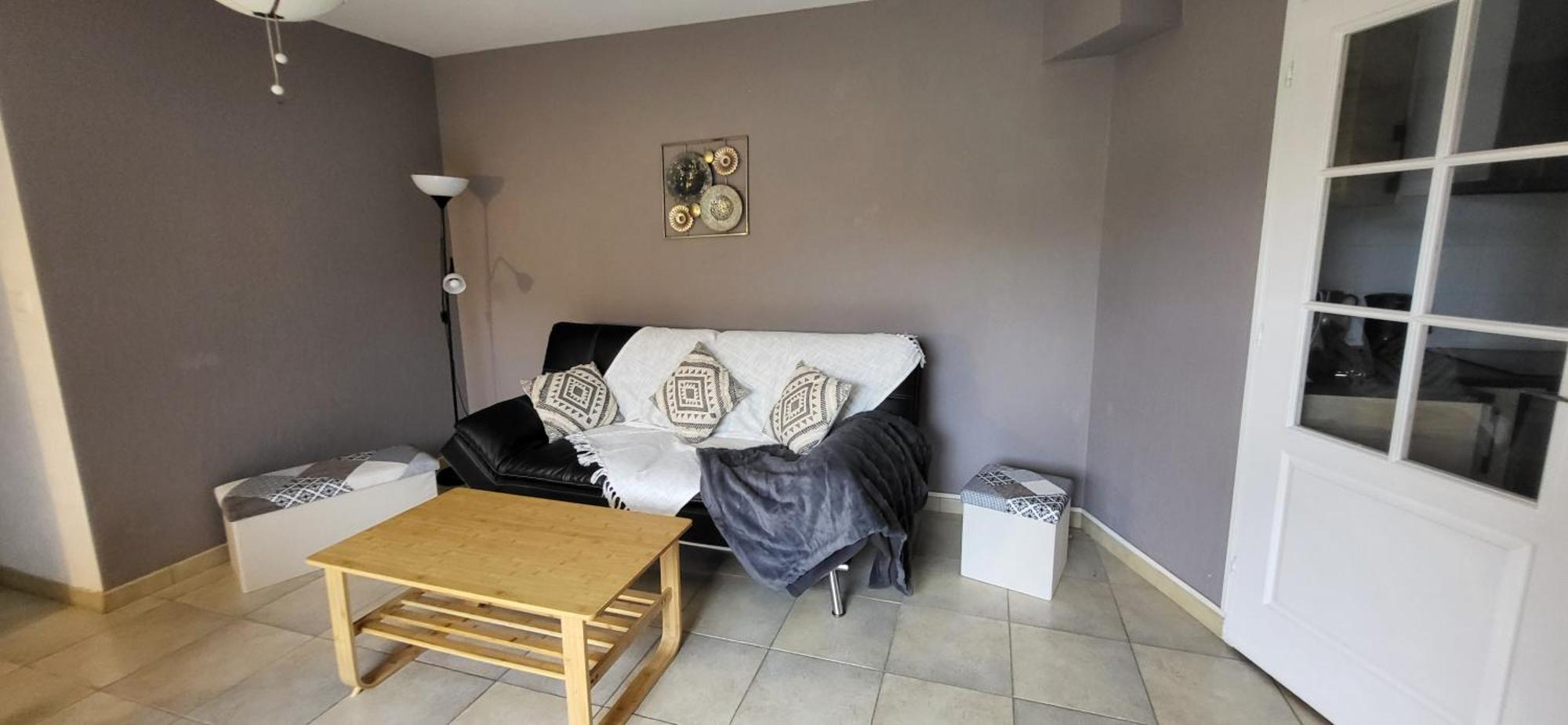 Maison De Plein Pied Avec Jardin Privatif Centre Ville Milly-la-Foret Exterior photo